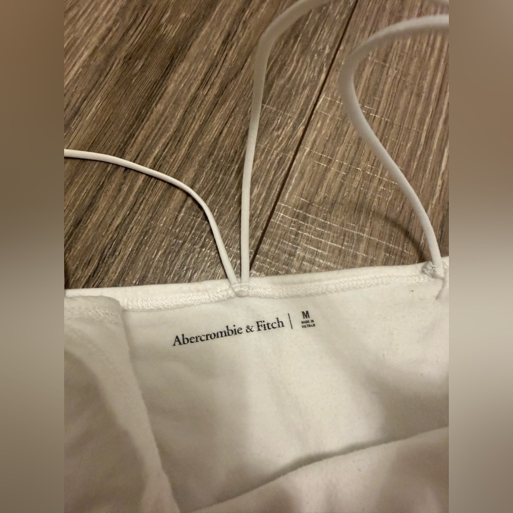 Abercrombie & Fitch Women’s Black And White Cropped Tank Set Of 2 Size M - Picture 5 of 6